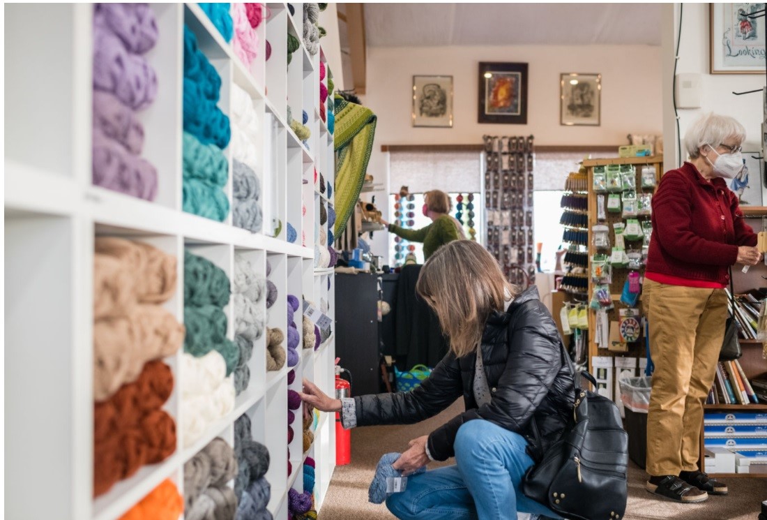 Looking Glass Yarn & Gifts shop image